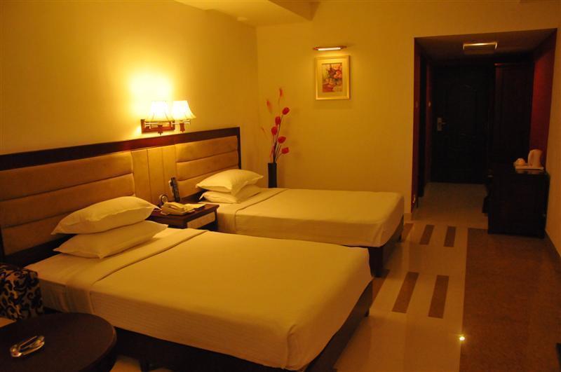 Rr Inn Palayankottai Exterior photo